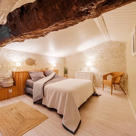 La Grange Bleue - Parking Privé - A 2km De La